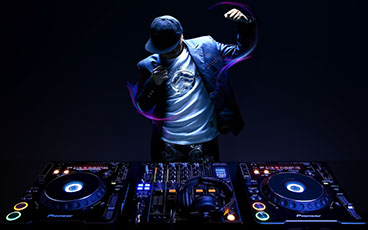 DJ